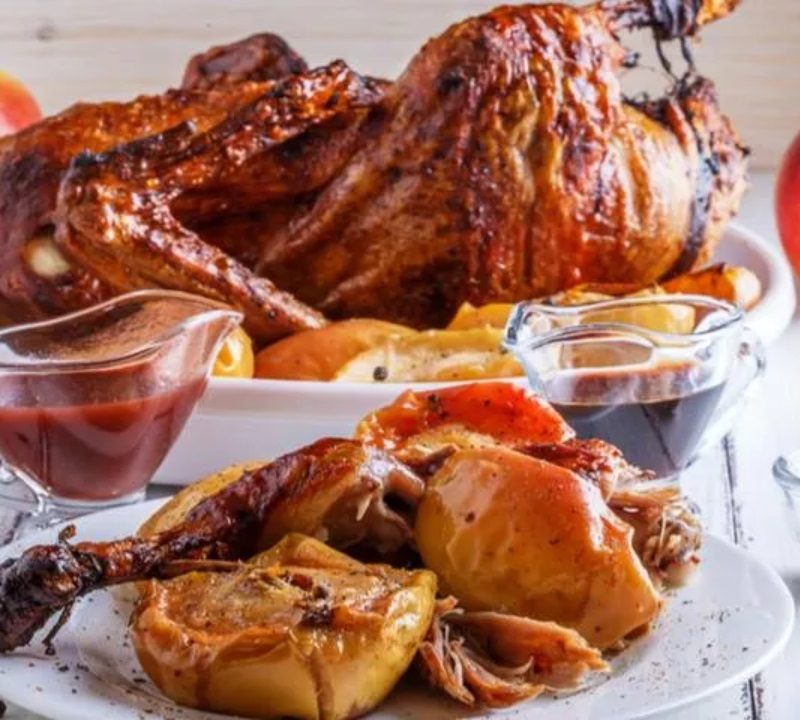 bayram sufresinin bezeyi nar sousunda ordek qizartmasi