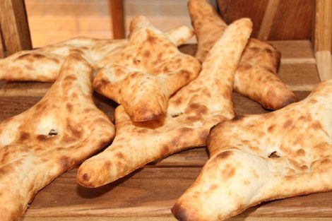 gurcu metbexinin qılınc coreyi soti puri